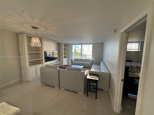 4000 NE 170th St 606, North Miami Beach, FL 33160