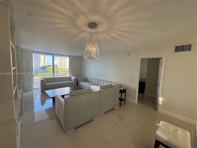 4000 NE 170th St 606, North Miami Beach, FL 33160