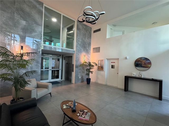 4000 NE 170th St 606, North Miami Beach, FL 33160