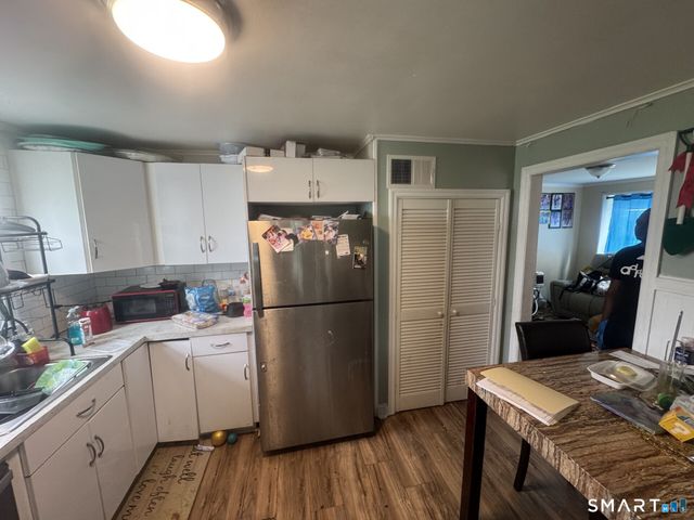 49 Abbotsford Avenue, West Hartford, CT 06110
