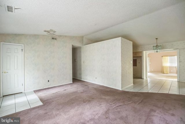20 SUGAR BUSH DR, Sicklerville, NJ 08081