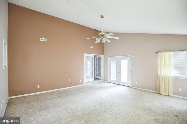 20 SUGAR BUSH DR, Sicklerville, NJ 08081