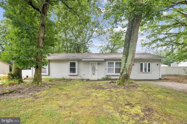 20 SUGAR BUSH DR, Sicklerville, NJ 08081