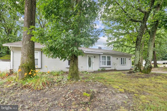 20 SUGAR BUSH DR, Sicklerville, NJ 08081