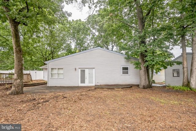 20 SUGAR BUSH DR, Sicklerville, NJ 08081