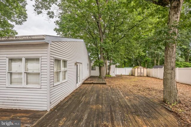20 SUGAR BUSH DR, Sicklerville, NJ 08081
