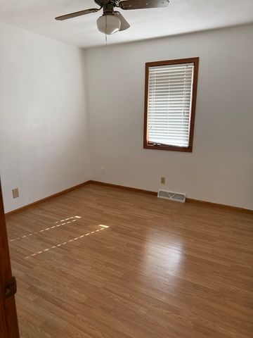 2215 Wheatland Terrace, Freeport, IL 61032