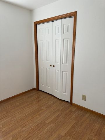 2215 Wheatland Terrace, Freeport, IL 61032