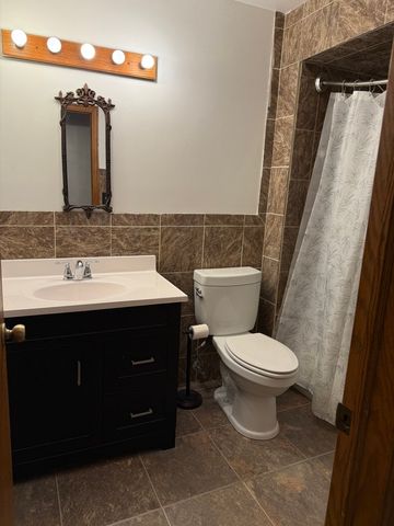 2215 Wheatland Terrace, Freeport, IL 61032