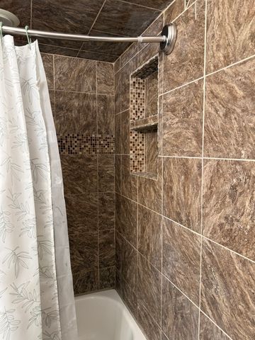 2215 Wheatland Terrace, Freeport, IL 61032