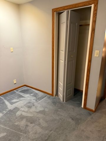 2215 Wheatland Terrace, Freeport, IL 61032