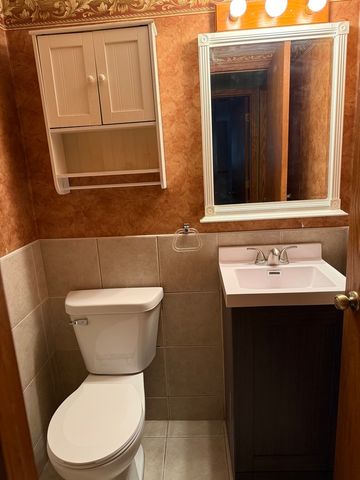 2215 Wheatland Terrace, Freeport, IL 61032