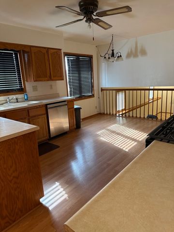 2215 Wheatland Terrace, Freeport, IL 61032