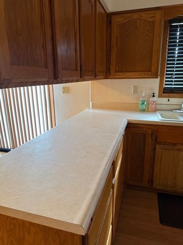 2215 Wheatland Terrace, Freeport, IL 61032