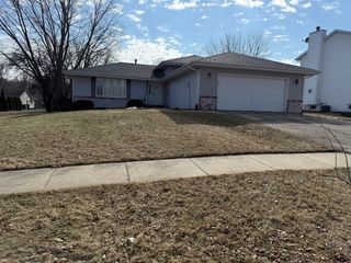 2215 Wheatland Terrace, Freeport, IL 61032