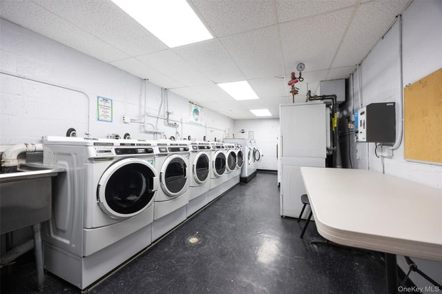 3420 Parsons Boulevard 3G, Flushing, NY 11354