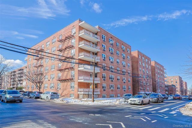3420 Parsons Boulevard 3G, Flushing, NY 11354