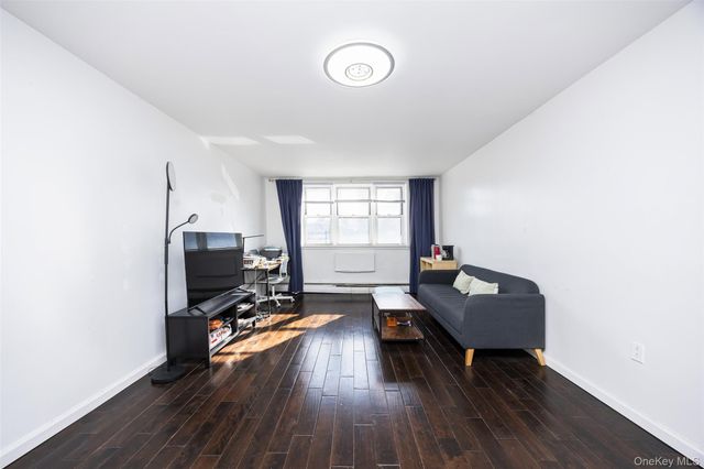 3420 Parsons Boulevard 3G, Flushing, NY 11354