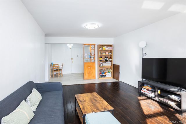 3420 Parsons Boulevard 3G, Flushing, NY 11354