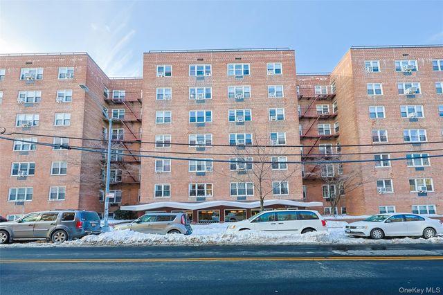 3420 Parsons Boulevard 3G, Flushing, NY 11354