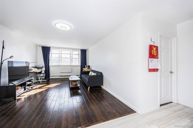 3420 Parsons Boulevard 3G, Flushing, NY 11354