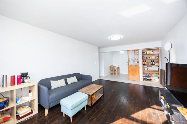 3420 Parsons Boulevard 3G, Flushing, NY 11354