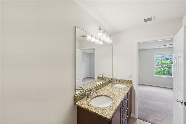 1069 Normandie Way, Vero Beach, FL 32960