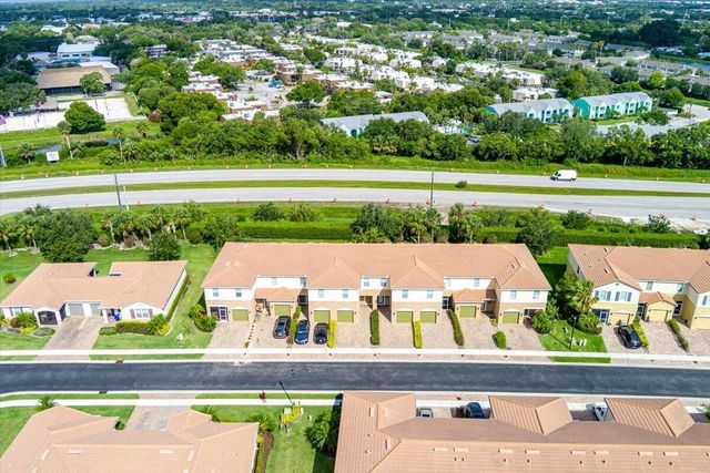 1069 Normandie Way, Vero Beach, FL 32960