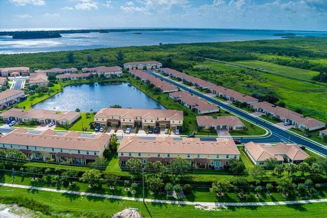 1069 Normandie Way, Vero Beach, FL 32960