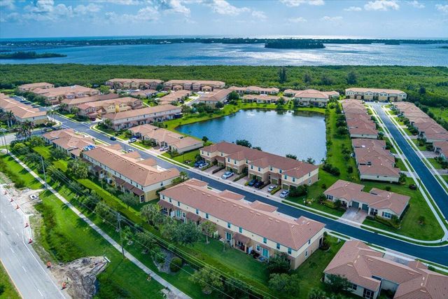 1069 Normandie Way, Vero Beach, FL 32960