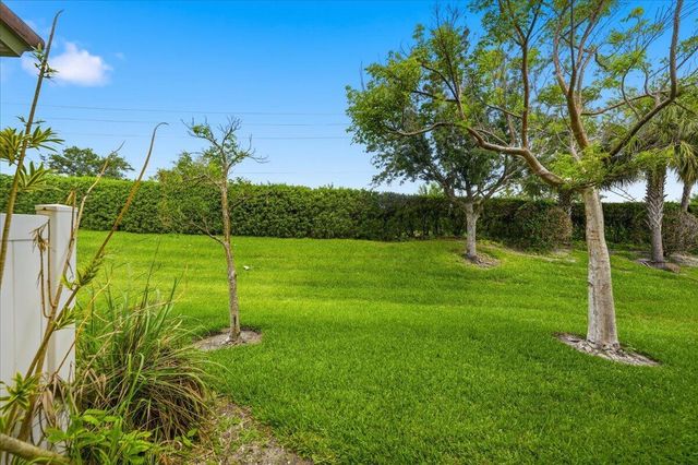 1069 Normandie Way, Vero Beach, FL 32960