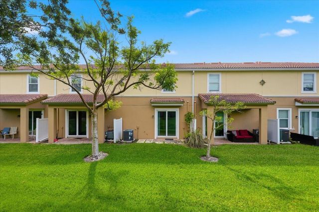 1069 Normandie Way, Vero Beach, FL 32960