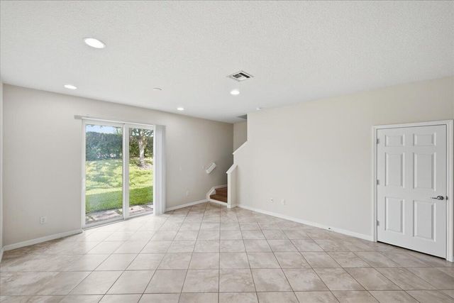 1069 Normandie Way, Vero Beach, FL 32960