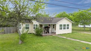 704 Maple, Yoakum, TX 77995