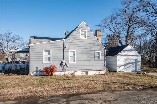 283 Washington Avenue, Amityville, NY 11701