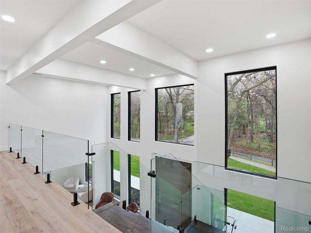 1715 Lone Pine Road, Bloomfield Hills, MI 48302