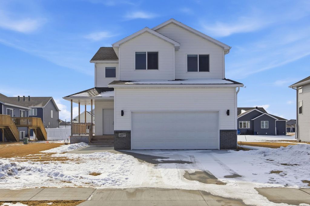 6797 28th Street S, Fargo, ND 58104