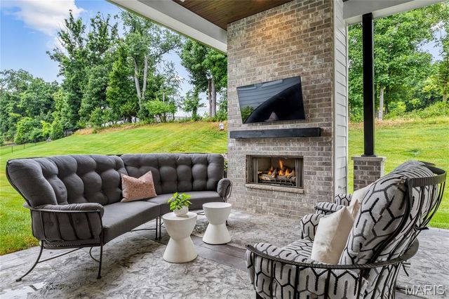 153 Westleigh Manor Drive, O'fallon, MO 63385