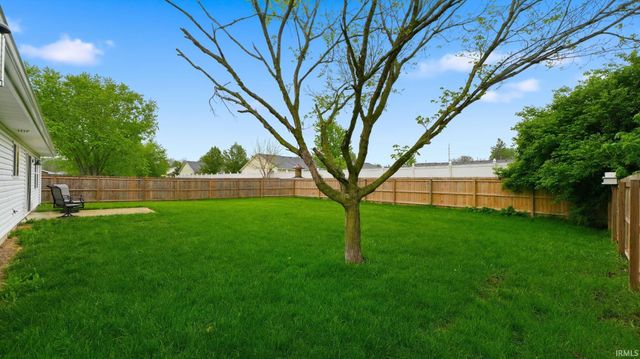 9309 Dawnsford Drive, Fort Wayne, IN 46804