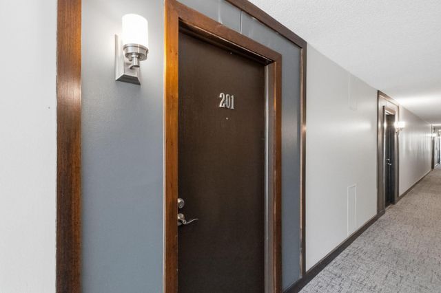 2800 W 44th Street 201, Minneapolis, MN 55410
