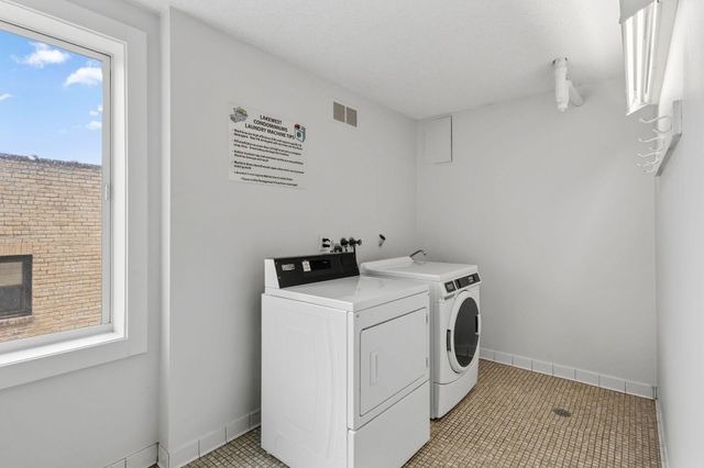 2800 W 44th Street 201, Minneapolis, MN 55410