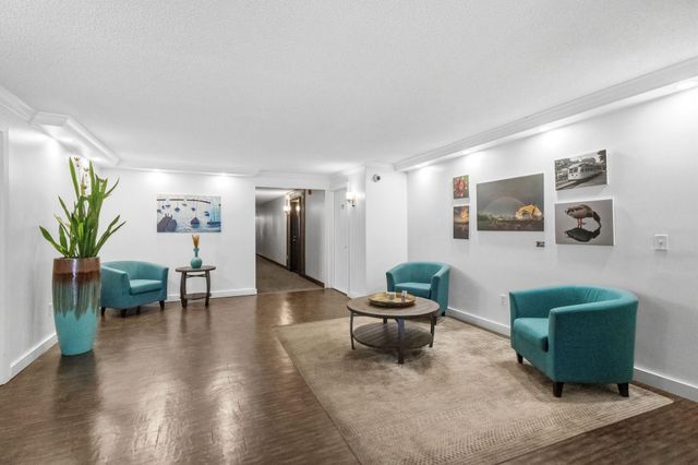 2800 W 44th Street 201, Minneapolis, MN 55410