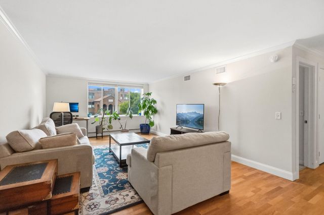 2800 W 44th Street 201, Minneapolis, MN 55410