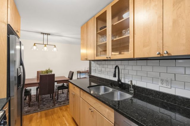 2800 W 44th Street 201, Minneapolis, MN 55410