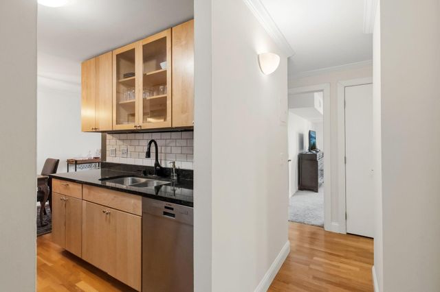 2800 W 44th Street 201, Minneapolis, MN 55410