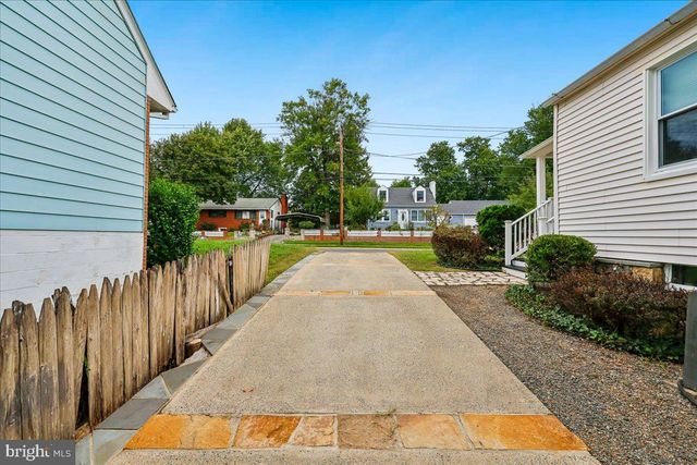 427 MCARTHUR DR, Rockville, MD 20850
