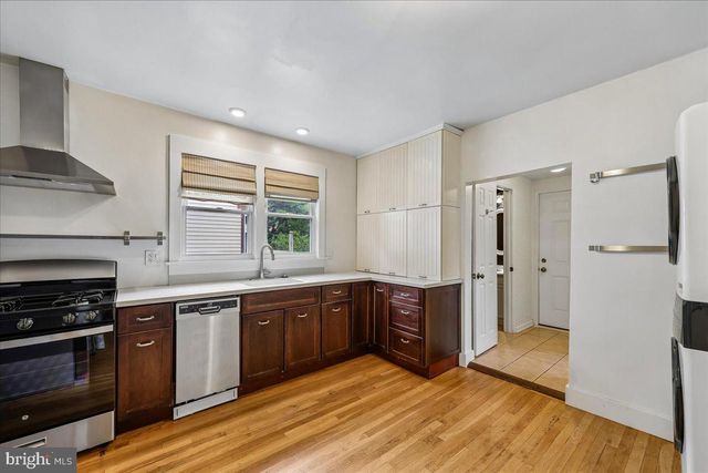 427 MCARTHUR DR, Rockville, MD 20850