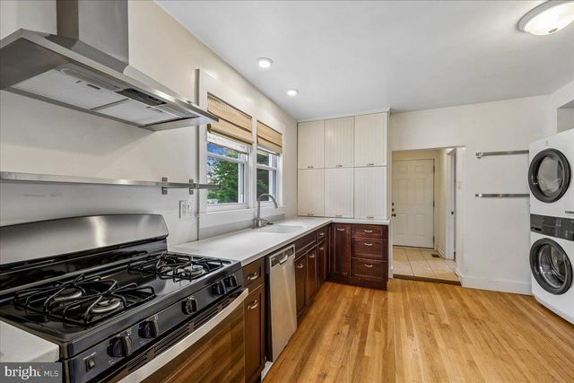 427 MCARTHUR DR, Rockville, MD 20850