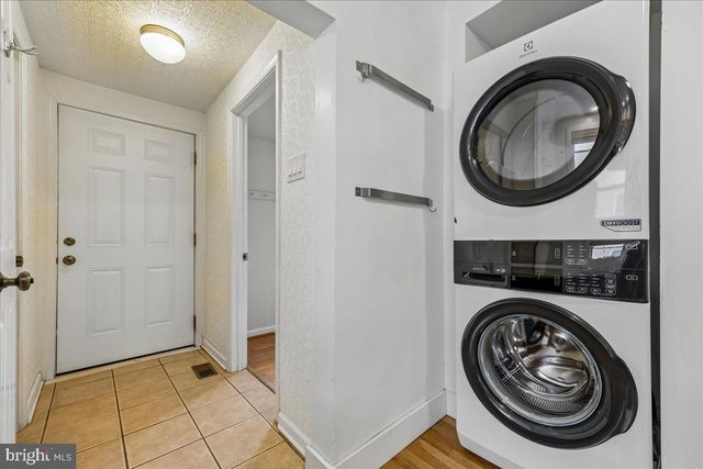 427 MCARTHUR DR, Rockville, MD 20850