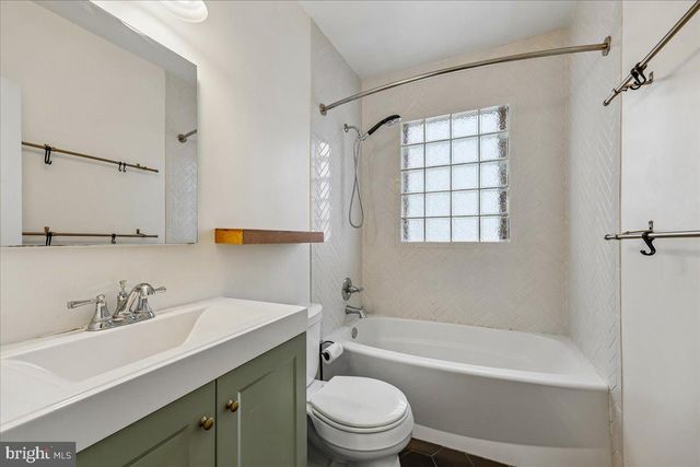 427 MCARTHUR DR, Rockville, MD 20850